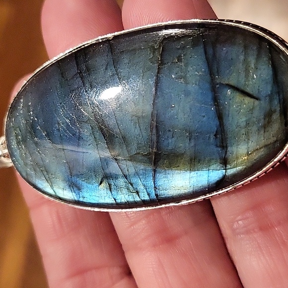 Gorgeous Labradorite Pendant - Plated - Picture 6 of 7